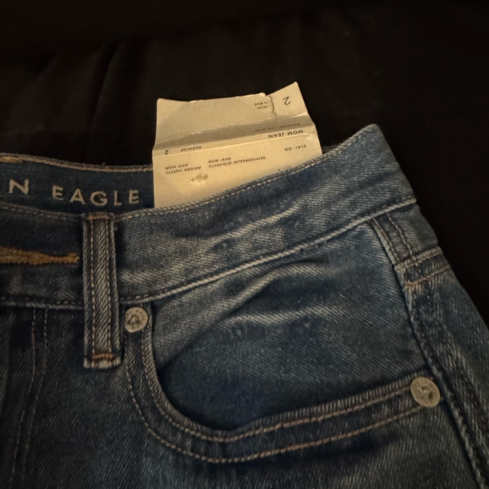 American Eagle Outfitters Classic Blue Jeans - Picture 6 of 6